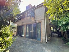 深圳南山蛇口两层独栋别墅，一楼前后带花园，二楼有2个阳台，空间通透出租房源真实图片