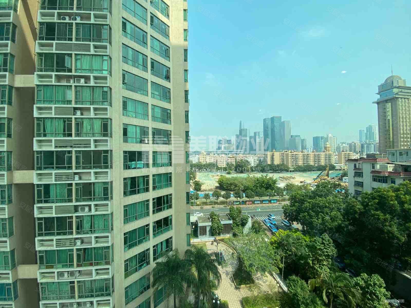 共和世家 南北通透 交通便利 临地铁 近医院 满五