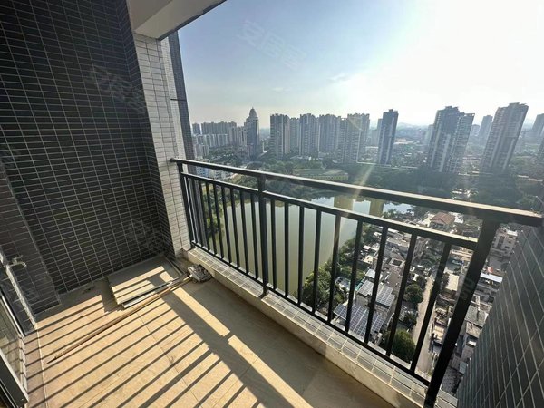 清远清城清城城区万豪水晶湾一期万豪湖景两房出租家电齐全拎包入住