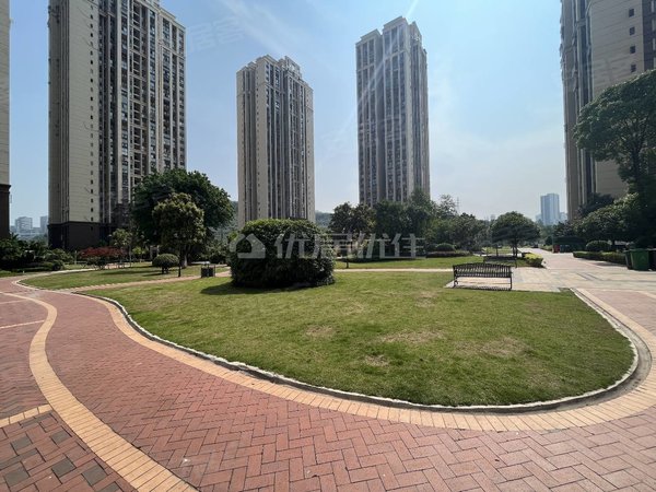 重庆渝北空港桥达蓝湾半岛观月轻轨站旁精装正两房出租出租房源真实