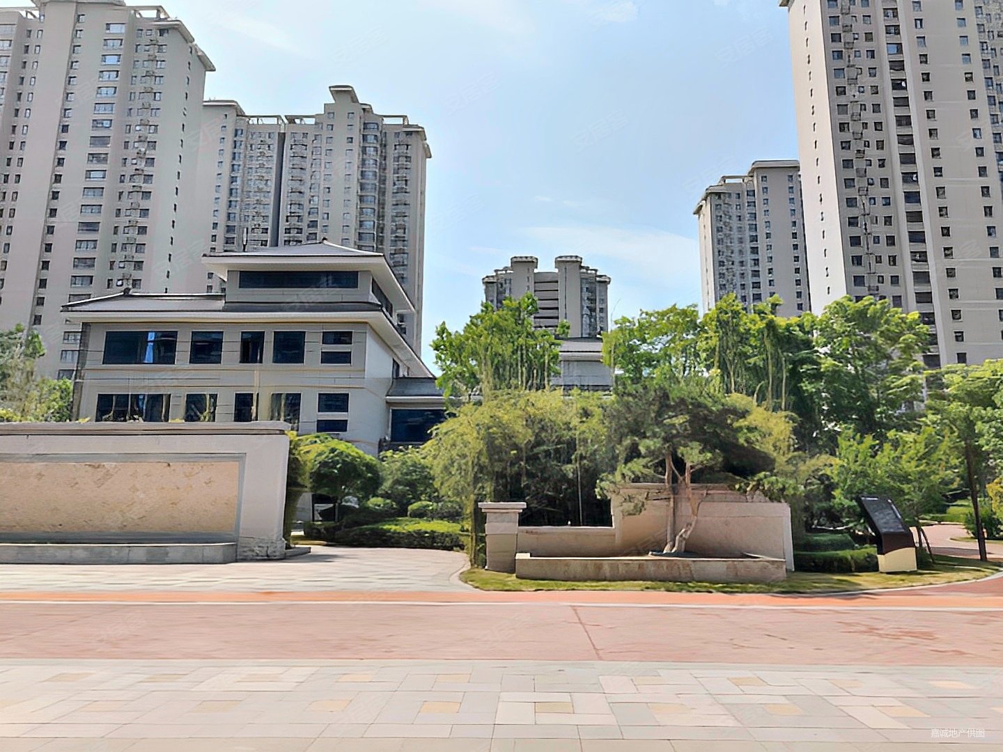 陕建翠园锦绣3室2厅2卫137.97㎡南北210万
