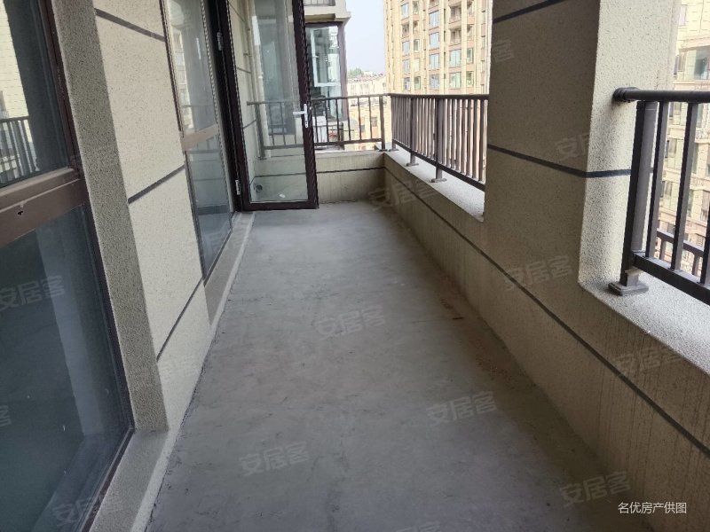 龙旺华庭 复试洋房 大h户型 小区中间位置