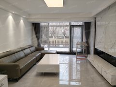 丹东振兴实验小学学区学子园，精装修，三室，带空调，带花园，包取暖物业，干净利索出租房源真实图片