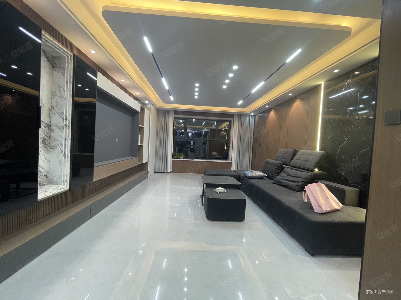 丝路花园二期3室2厅2卫140㎡南北79.8万