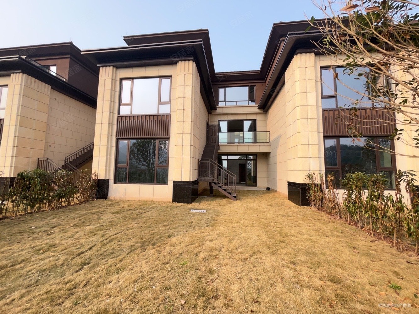 海兰云天湖山壹号别墅