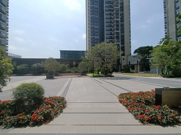 深圳坪山坪山润樾山花园润樾山 高中园.康宁医院,精装三房齐全出租.