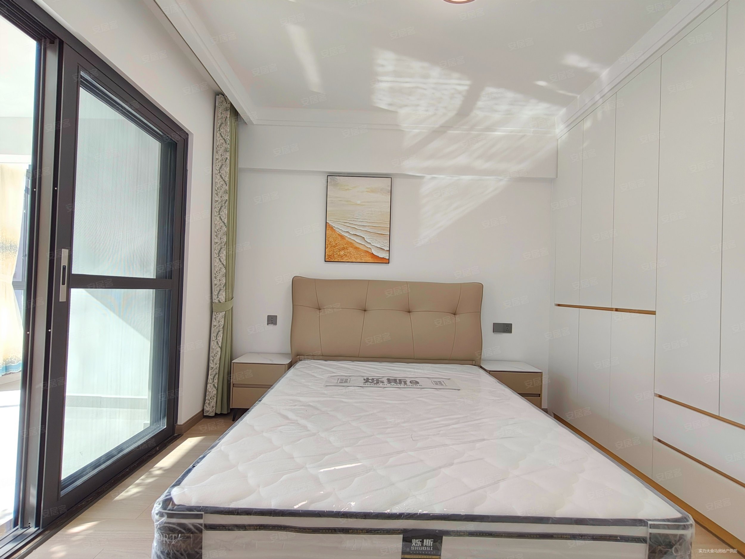 昆华苑浅山逸城6室3厅4卫237㎡南北136万