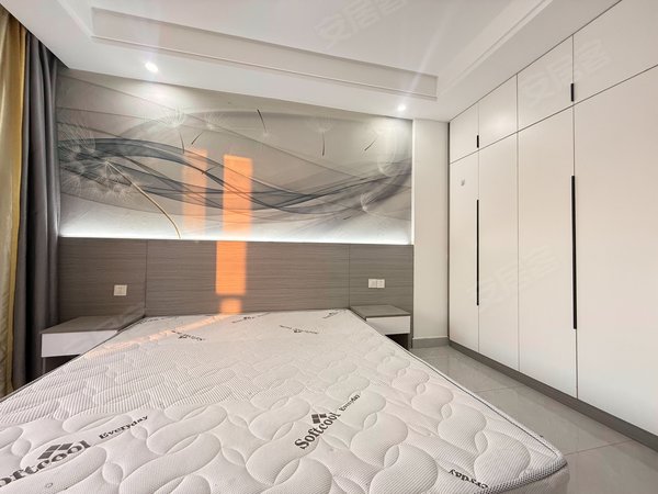 海宁海宁市区硖石华鸿原墅(公寓住宅)南关厢附近，华鸿原墅精装1室，到顶大衣柜，天然气做饭，可短租出租房源真实图片