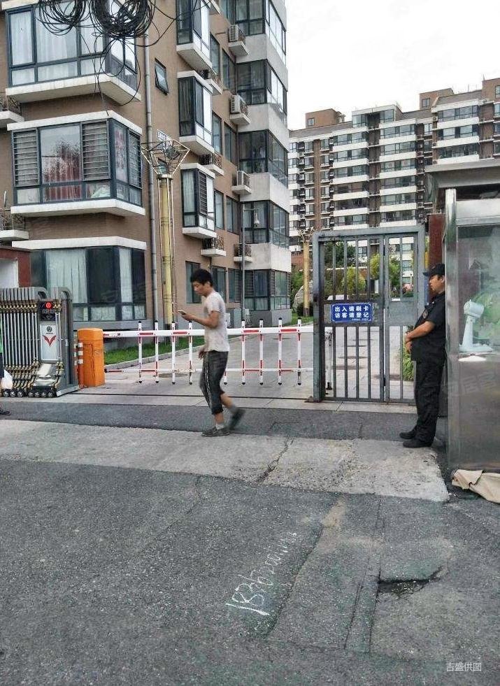 玉泉北里2室1厅1卫98.36㎡南608万