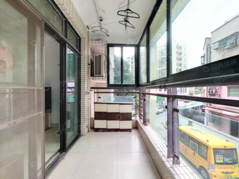 近拱北口岸春泽名园电梯3房2卫看房有钥匙