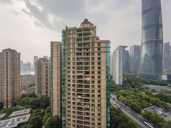 上海浦东陆家嘴仁恒滨江园(三期)主卧窗边惬意躺椅 可悠然欣赏陆家嘴