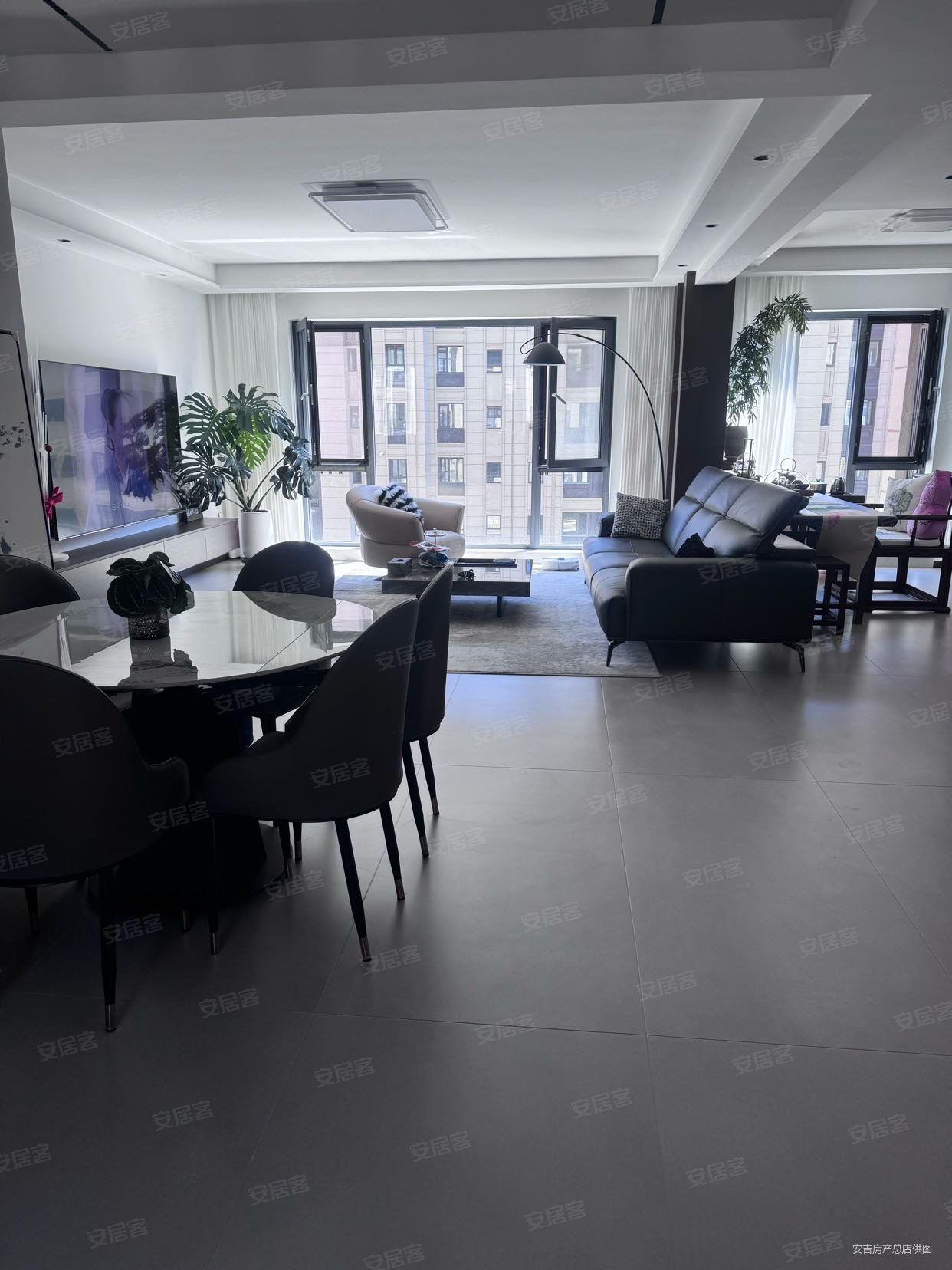 欧洲城桃花源3室2厅2卫104㎡南83.5万