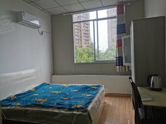 德阳旌阳玉泉可住十二人左右，可短租，东桥市场附近，押一付一，无物管费。出租房源真实图片