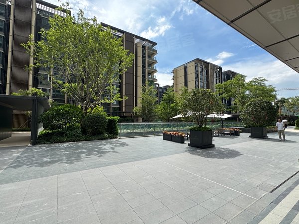 深圳宝安流塘越秀和樾府越秀 精装三房 洋房低楼层 住家安静 可配置