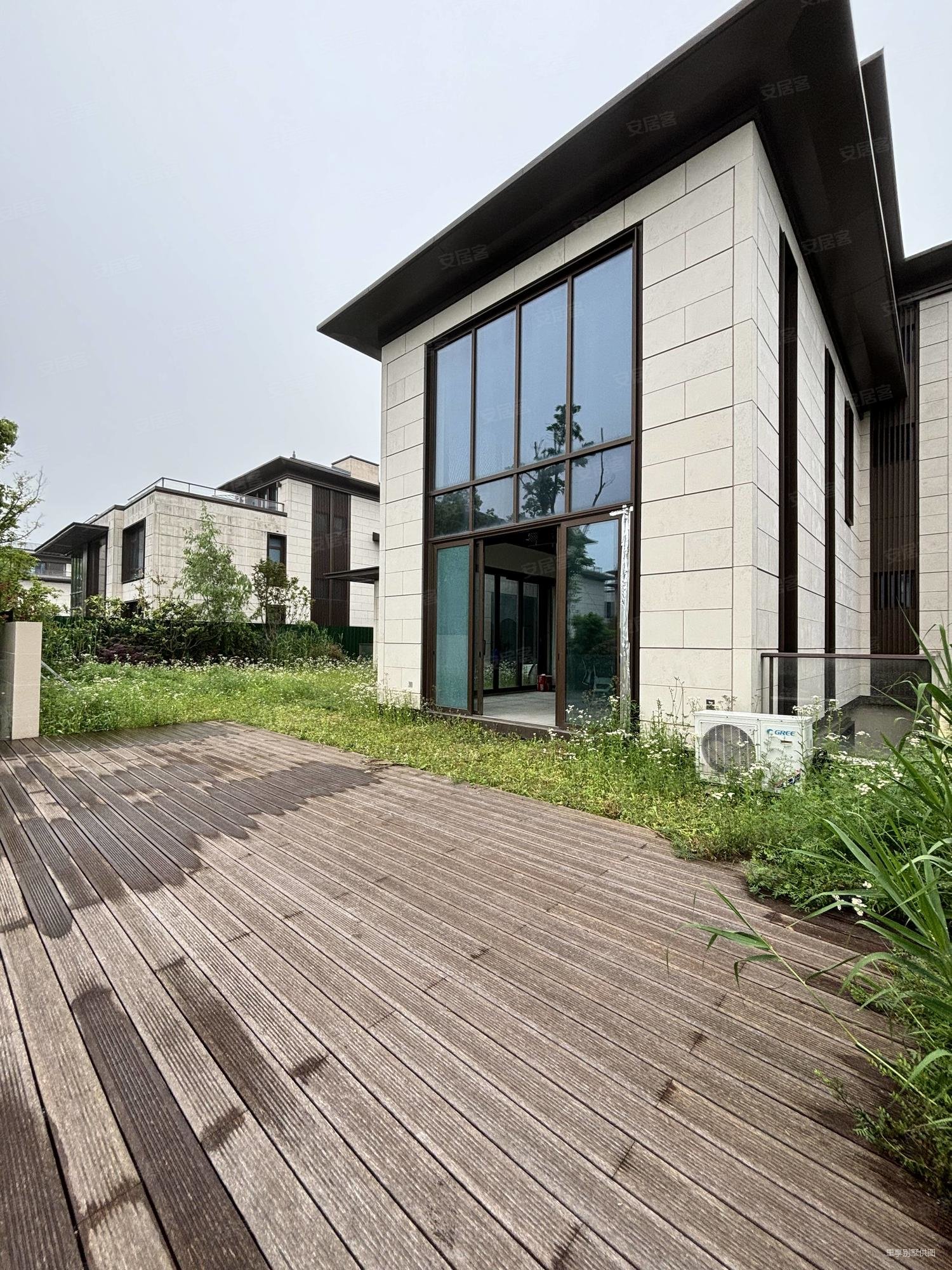 上海房产网>上海二手房>浦东二手房>碧云二手房>碧云尊邸(别墅)>