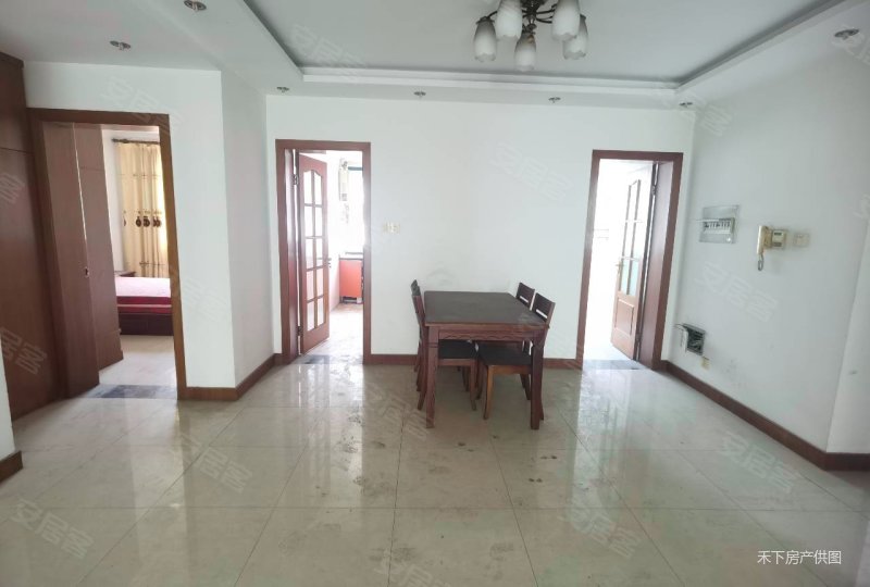 富康花园三房两卫多层四楼急售