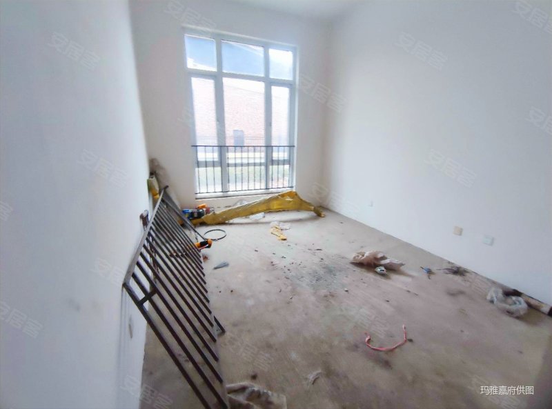 君度半山独栋别墅急售带半亩花园可装电梯随时看房