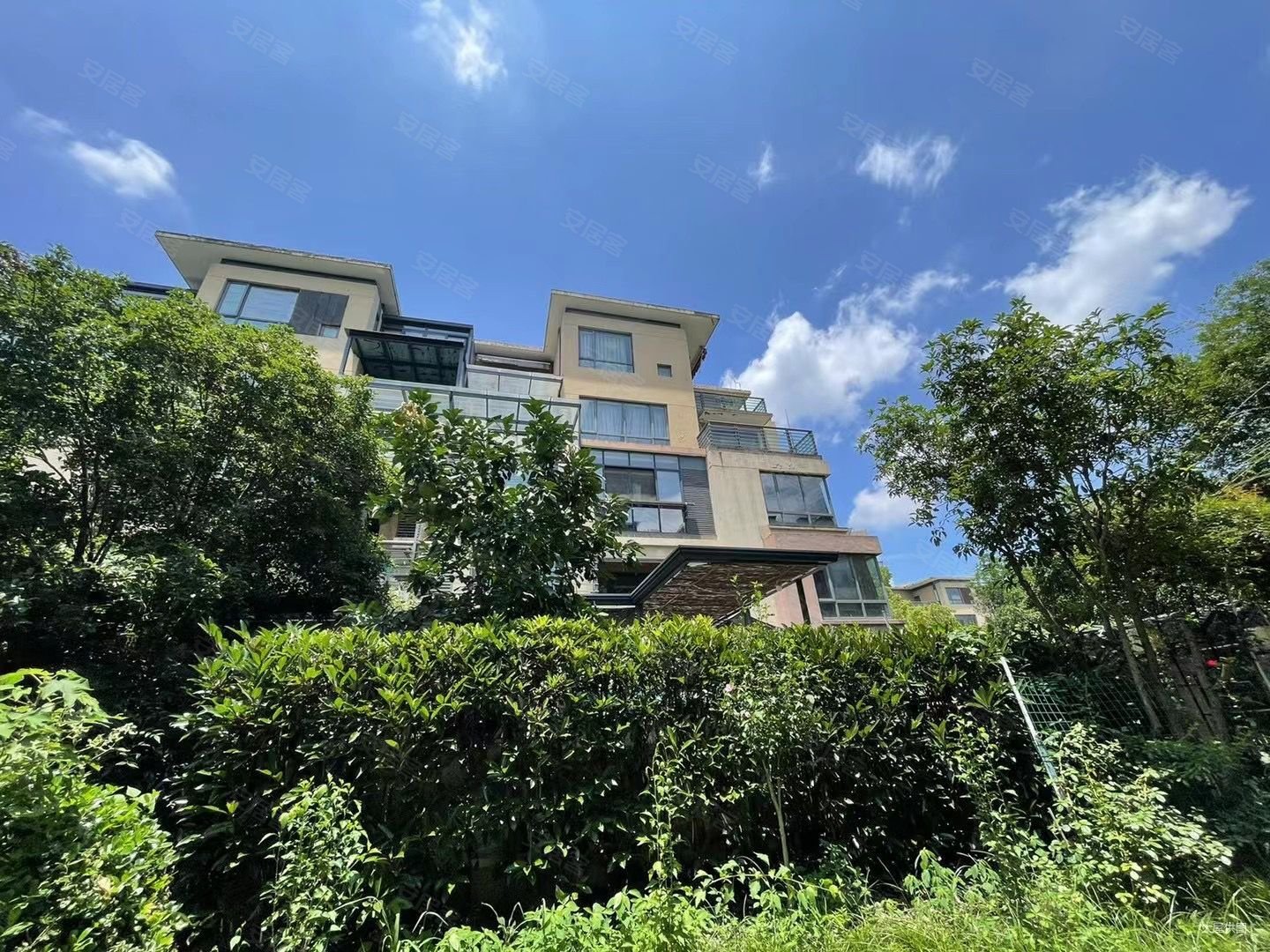 富阳东洲逸城,单价9891元,大三房两卫