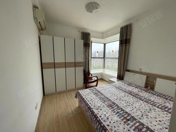 【多图】海河华鼎,大胡同街租房,海河华鼎新上精装两室,房子非常干净