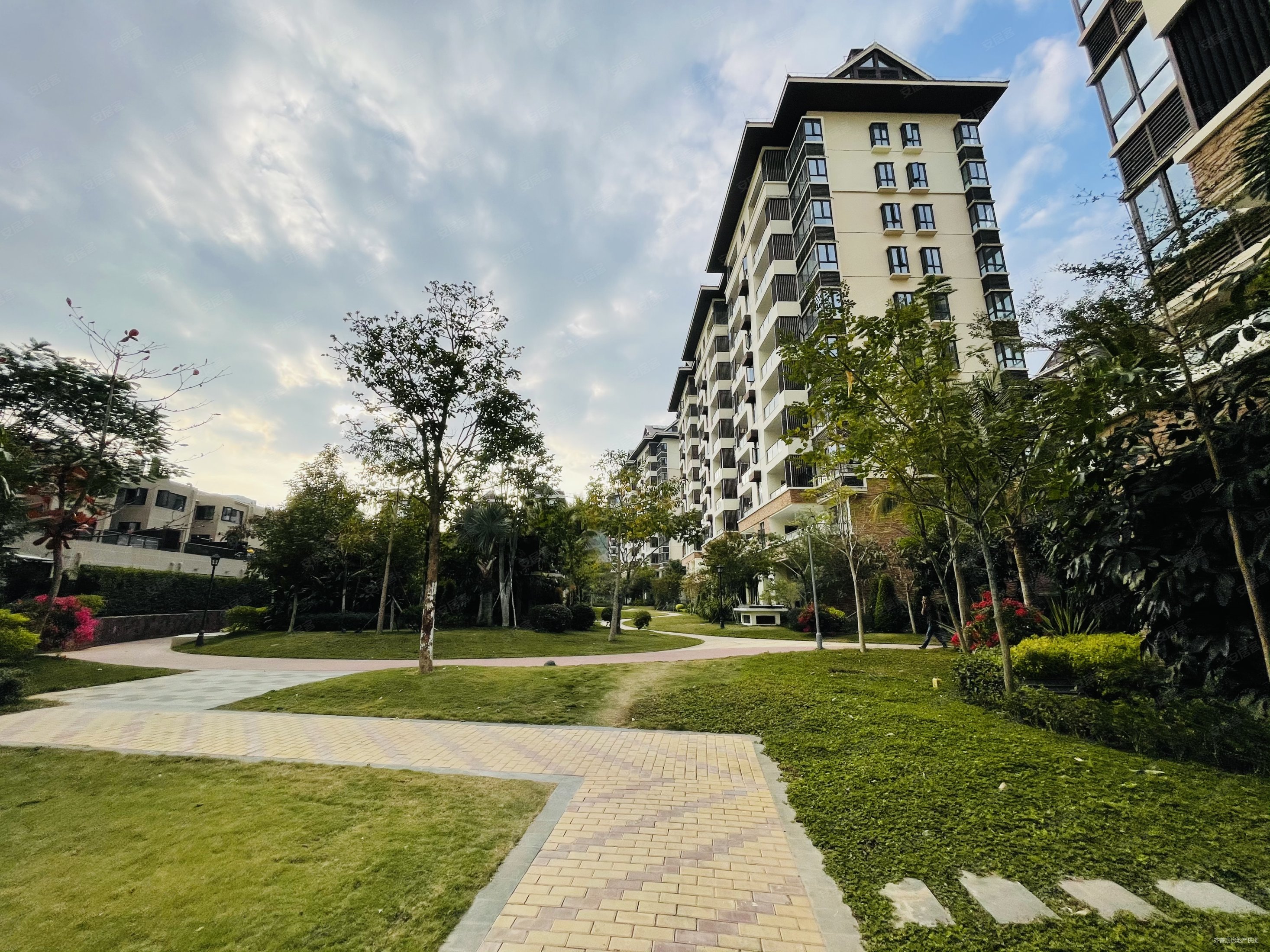 70年大产权,电折,海棠花开二手房,220万,2室2厅,1卫,65平米-三亚安居