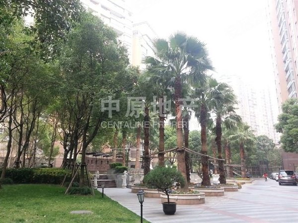 上海长宁古北古北瑞仕花园大两房,近商圈,居家装修,双阳台,近地铁出租