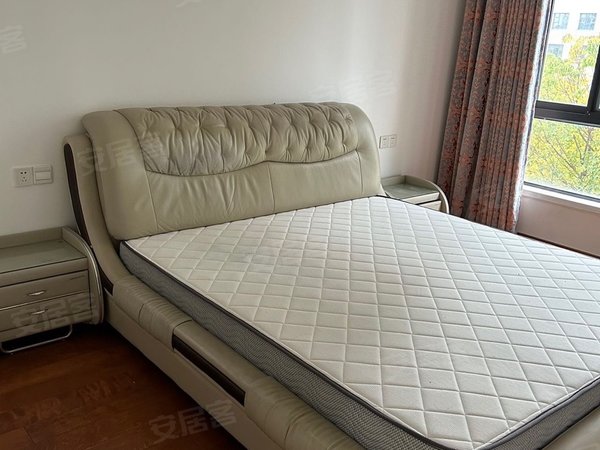 绍兴诸暨诸暨市区东方俊园东方俊园精装修三室两厅两卫加车位3000月