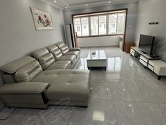 苏州太仓娄东世纪苑顶复式 四房两厅三卫 精装修 家具家电齐全 拎包入住出租房源真实图片