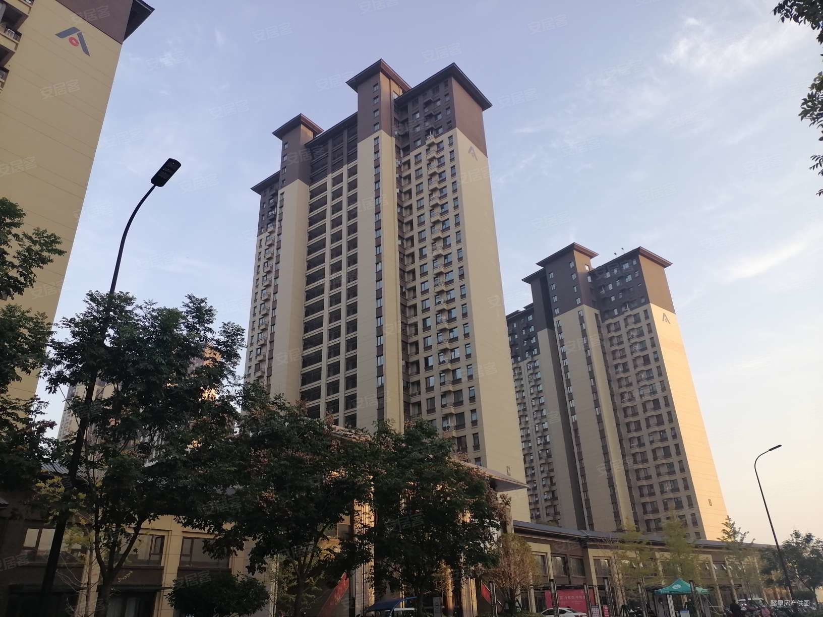 建业滨河珑府 交通便捷 板楼 近医院 次新小区 南北通透