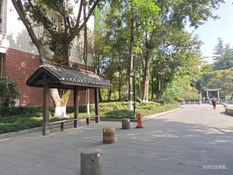 蜀风花园城超低密度精装修交通便捷近地铁小区绿化高