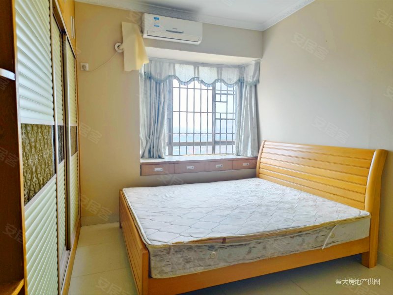 嘉景出售138万精装修环绕小区环境好中心地段