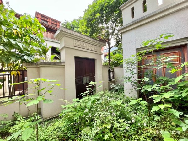 阳光城翡丽湾(别墅)6室3厅4卫260.32㎡南580万