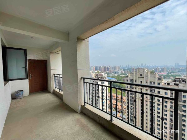 南天金源房龄新南北通透电梯房双卫格局刚需小三居