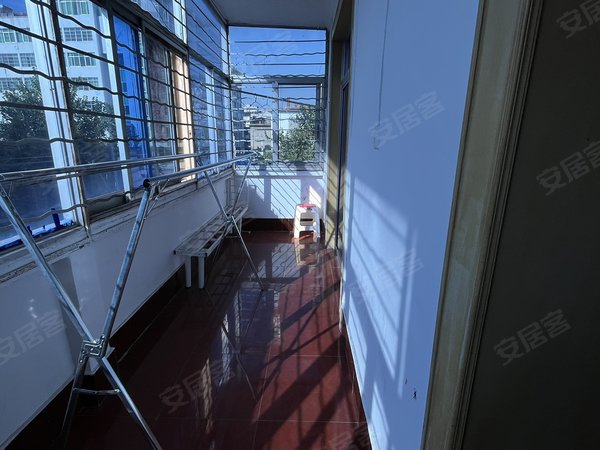 凉山西昌胜利南路佳信阳光市中心胜利路 套三家具家电齐全拎包入住出租房源真实图片