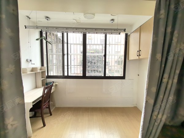 上海浦东塘桥南泉公寓南北两房