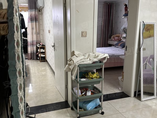 宿迁沭阳城南万达家和小区家和小区多层3楼!有个储藏室精装修出租.