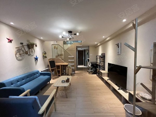 昆明五华高新区海伦中心海伦中心精装loft两室 可短租 带家具拎包入住