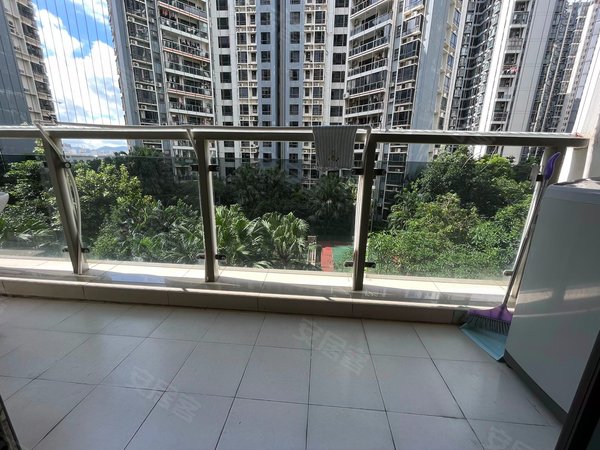 深圳龙华大浪龙军花园阳台山下,安静,空气清新,绿化非常高,业主急租