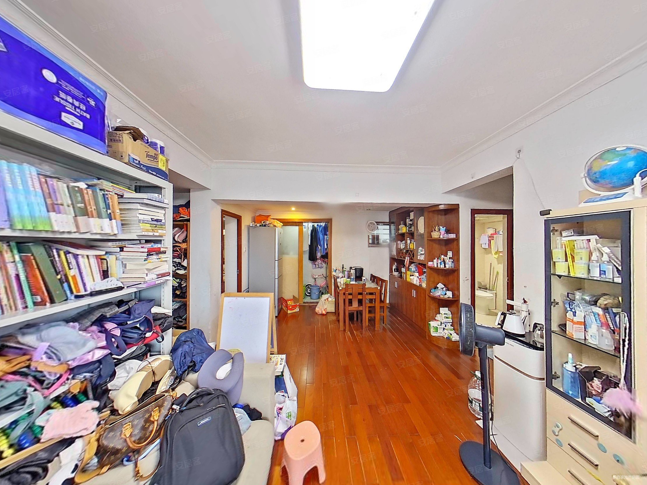 水榭花都旁,新上三房,5字头,看房随时方便,香景大厦二手房,650万,3室2