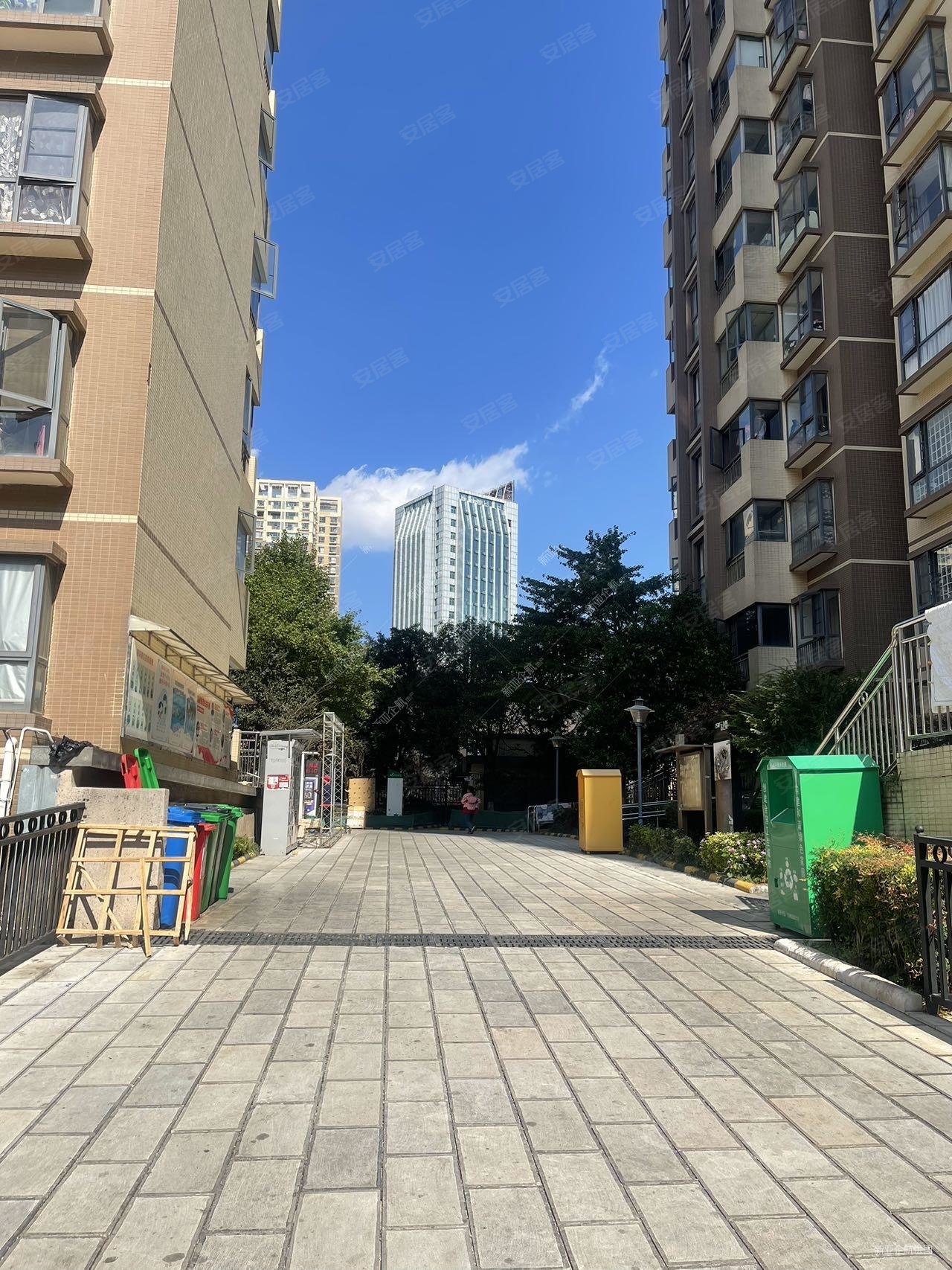 五华区建设路地铁口理工大西门万科云 城大2房文林附近电梯房,云上城