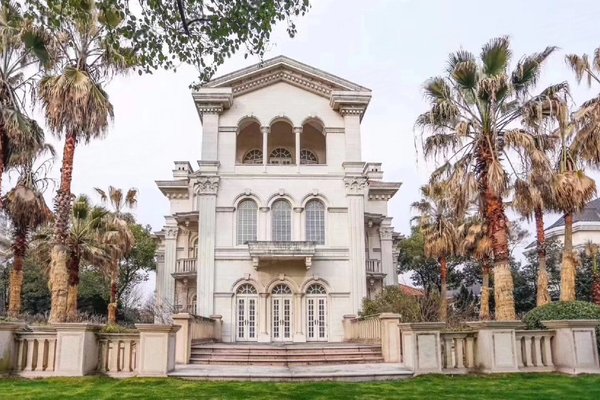 上海二手房 檀宫 > 夏平安解读檀宫生活配套华墅地产虹桥店 特色