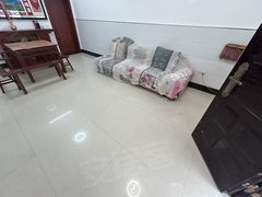 孝感孝南槐荫公园长租 短租 押一付一 都可以。银湖科技旁，怀仁小区 精装一室出租房源真实图片