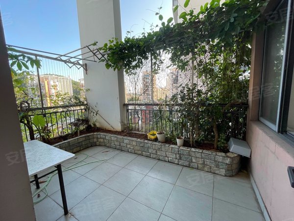 深圳布吉慢城慢城(一二三期)慢城一期俩房带大阳台,安静,舒服出租房源