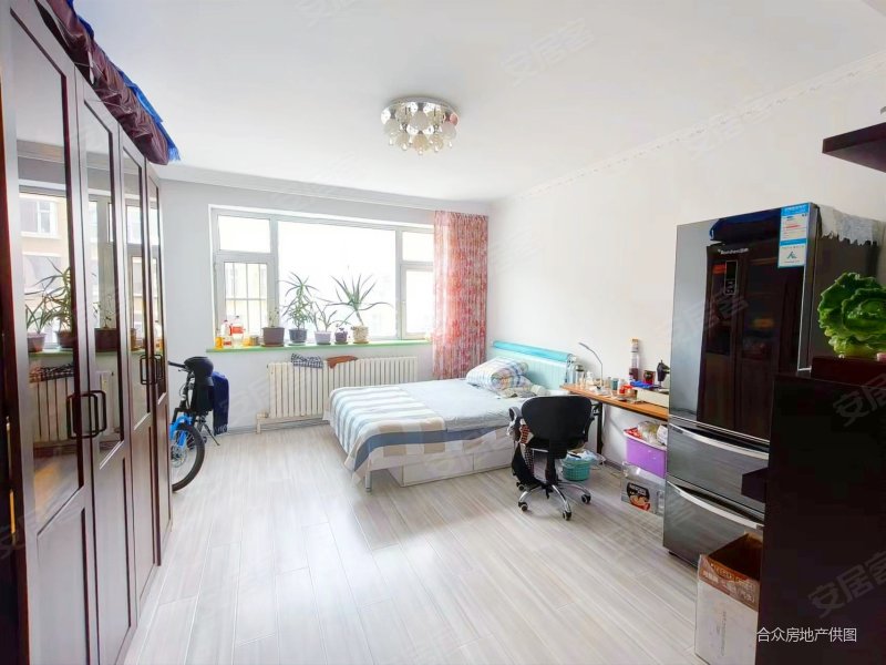 高楼层采光充足 临地铁 南北通透 双卫生间 购物方便,万通花园b区二手