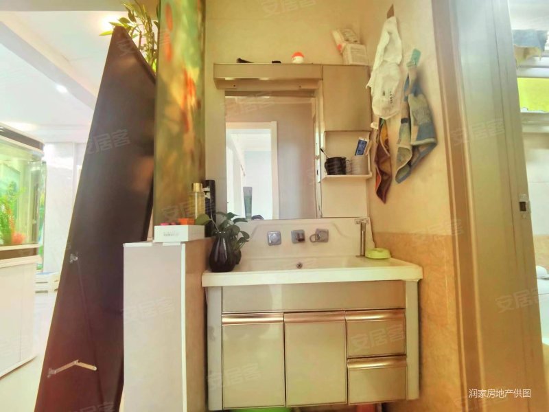 新区公务员小区三居室,南北通透,精装修,楼层好,可按揭,瑞岭雅苑二手