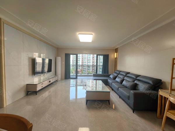 深圳宝安新安御景台御景台,电梯大4房,153平南北通透,装修漂亮看房