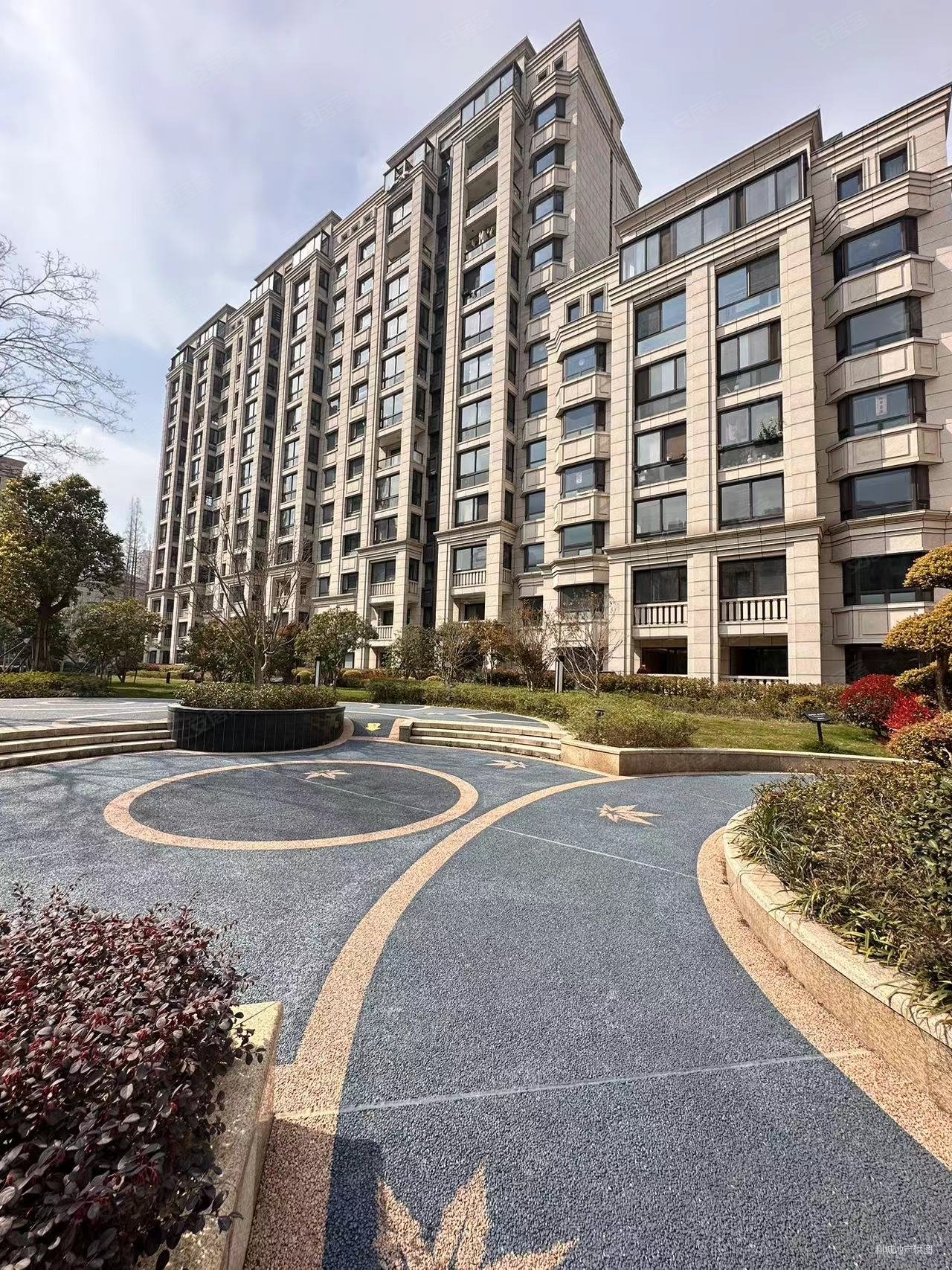 虹康昭晖苑4室2厅2卫205.67㎡南北3100万