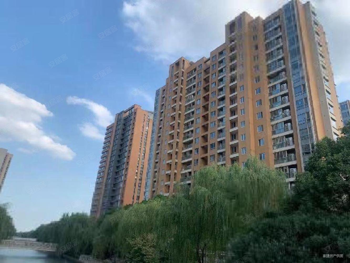 双湖湾花园3室2厅2卫170.23㎡南北1300万