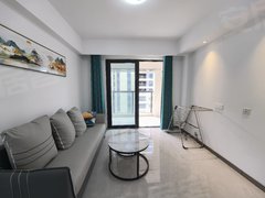 上海浦东泥城万达旁！电梯精装大两房！有钥匙！家电全配！温馨舒适！出租房源真实图片