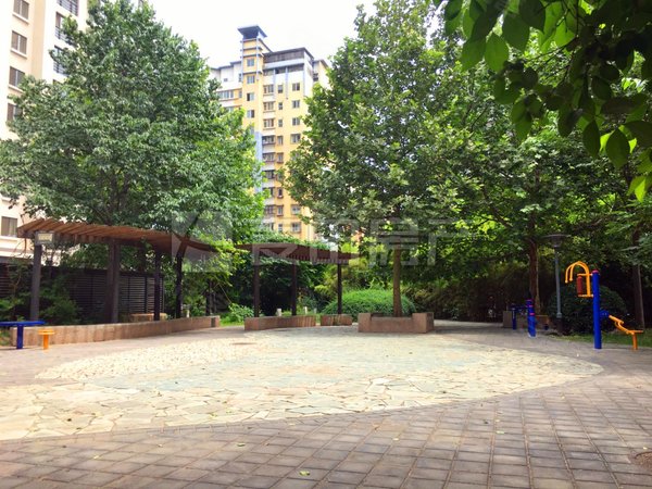 北京丰台岳各庄西府兰庭必看舒适三居两卧南向  南北通透  三甲医院旁