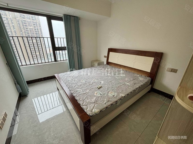 中海悦公馆小三房有电梯精装可拎包入住临地铁小区新